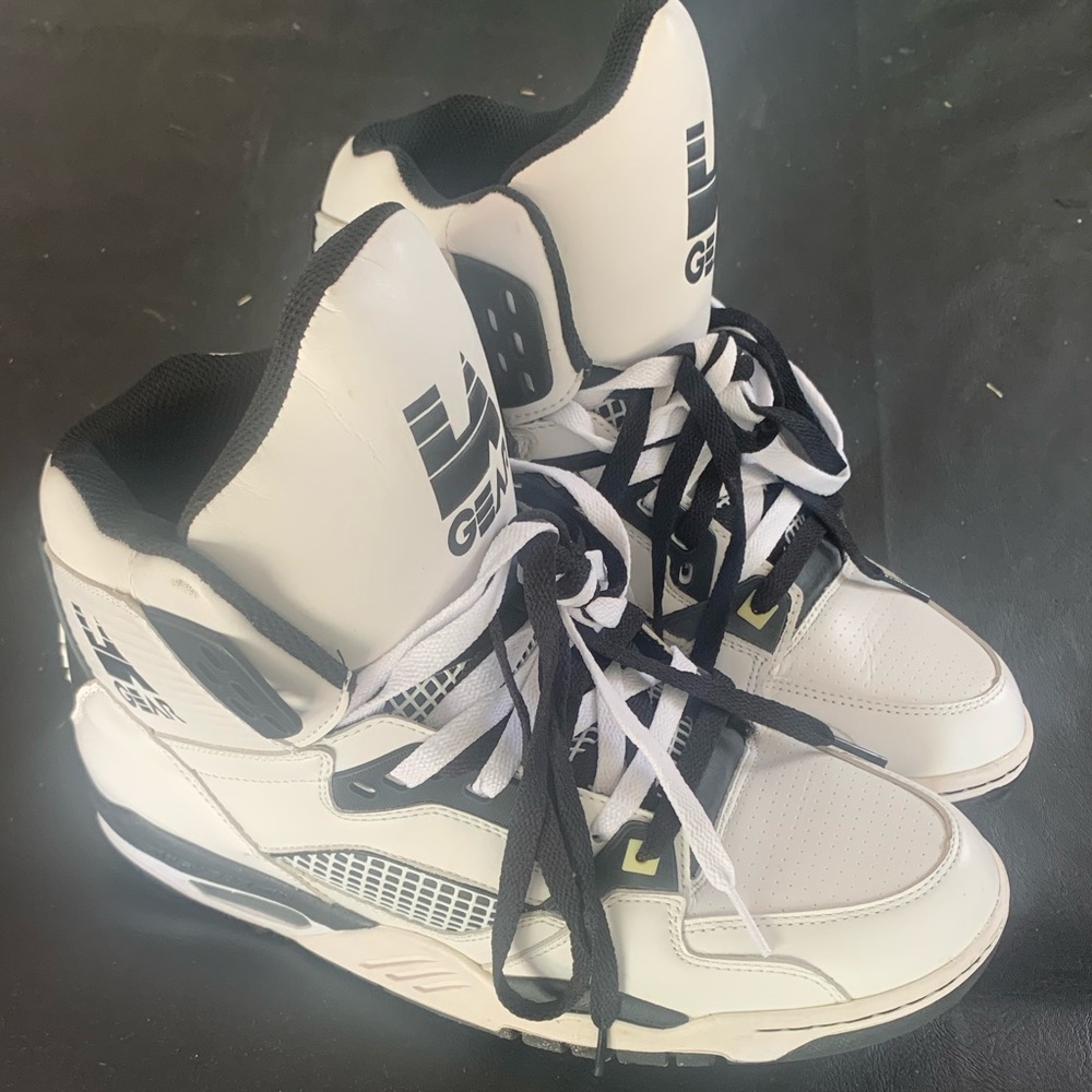 LA GEAR SIZE 11